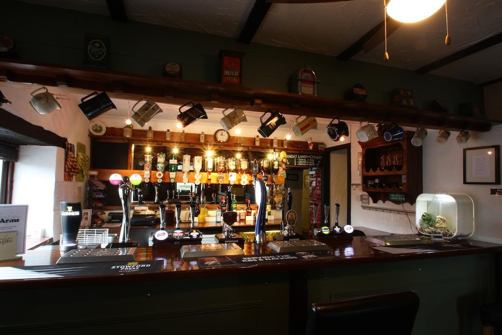 Emlyn Arms Bed & Breakfast Llanarthney Eksteriør bilde
